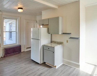 457 Main St - Photo Thumbnail 1