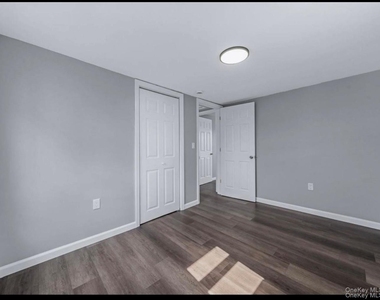 6 E Barclay Street - Photo Thumbnail 10