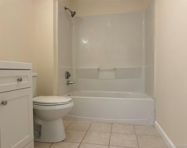 284 Main Street - Photo Thumbnail 6