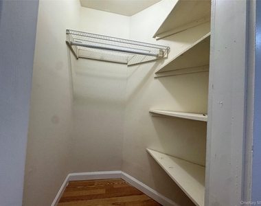 284 Main Street - Photo Thumbnail 9