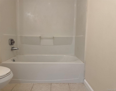 284 Main Street - Photo Thumbnail 7