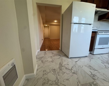284 Main Street - Photo Thumbnail 13