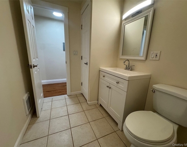 284 Main Street - Photo Thumbnail 8