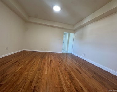 284 Main Street - Photo Thumbnail 10