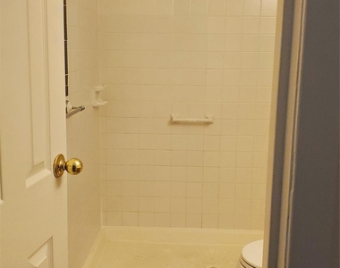101 Sylvan Avenue - Photo Thumbnail 9