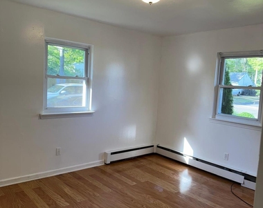 35 Auborn Avenue - Photo Thumbnail 6