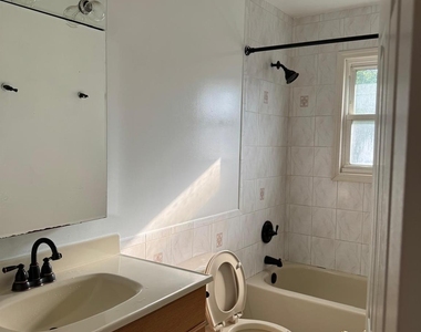 35 Auborn Avenue - Photo Thumbnail 7