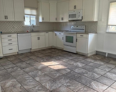 35 Auborn Avenue - Photo Thumbnail 2
