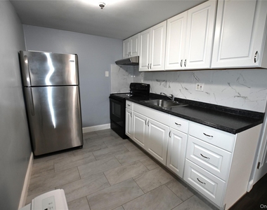 1805 Parr Lake Drive - Photo Thumbnail 7