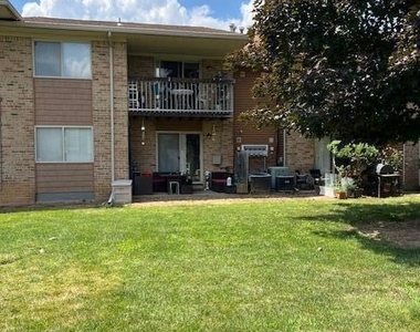 405 Cynthia Court - Photo Thumbnail 3