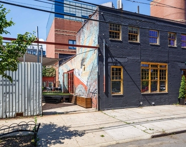 125 Wolcott Street - Photo Thumbnail 8