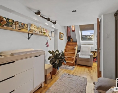 197 Monitor Street - Photo Thumbnail 7