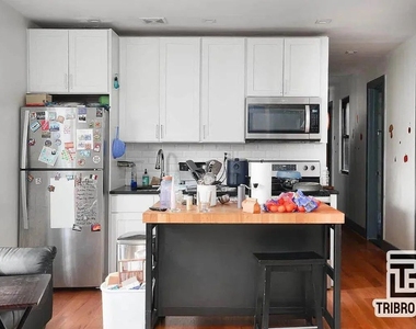 181 Greenpoint Avenue - Photo Thumbnail 4