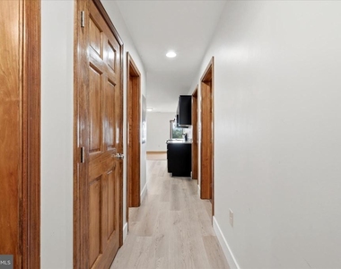 443 Millwood Ave - Photo Thumbnail 6