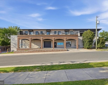 443 Millwood Ave - Photo Thumbnail 2