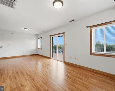 443 Millwood Ave - Photo Thumbnail 12