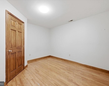 443 Millwood Ave - Photo Thumbnail 8