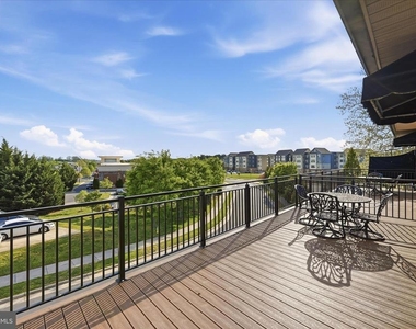 443 Millwood Ave - Photo Thumbnail 14