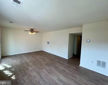 8421 Mckenzie Circle - Photo Thumbnail 11