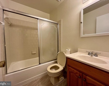 8421 Mckenzie Circle - Photo Thumbnail 16