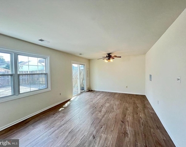 8421 Mckenzie Circle - Photo Thumbnail 10