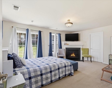 20925 Houseman Terrace - Photo Thumbnail 32