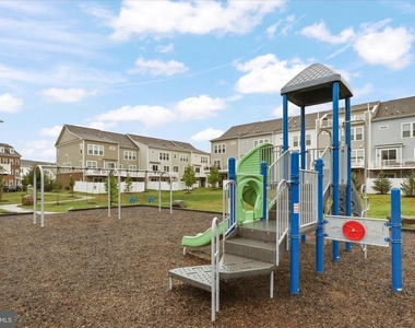 20925 Houseman Terrace - Photo Thumbnail 38