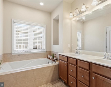 20925 Houseman Terrace - Photo Thumbnail 26