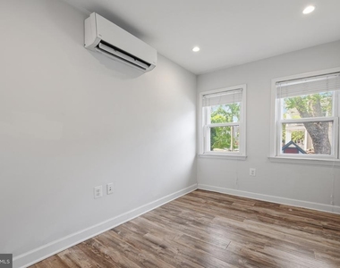 312 N Henry Street - Photo Thumbnail 21