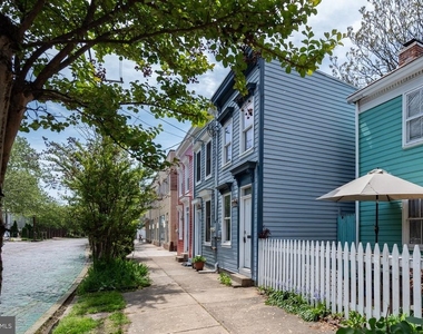 312 N Henry Street - Photo Thumbnail 2