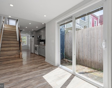 312 N Henry Street - Photo Thumbnail 12