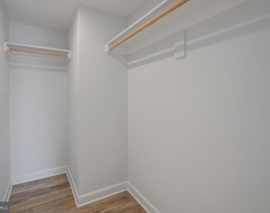 312 N Henry Street - Photo Thumbnail 18