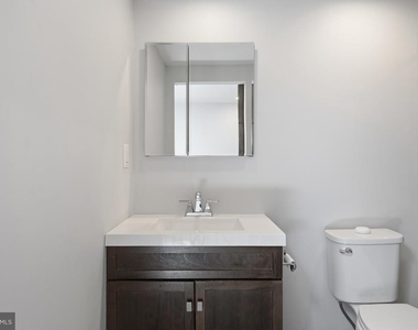 312 N Henry Street - Photo Thumbnail 23