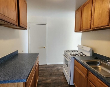 27 Hudson Street - Photo Thumbnail 3