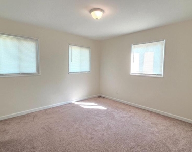 27 Hudson Street - Photo Thumbnail 15