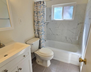 27 Hudson Street - Photo Thumbnail 16