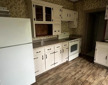 303 S Baltimore Street - Photo Thumbnail 12