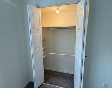 329 Shawmont Avenue - Photo Thumbnail 11