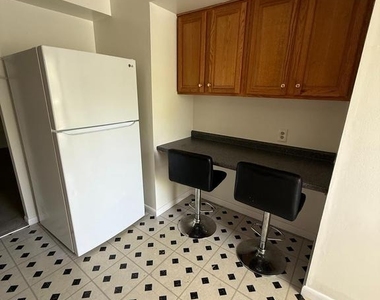 329 Shawmont Avenue - Photo Thumbnail 8