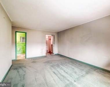 44303 Delaire Landing Road - Photo Thumbnail 12