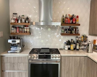 805 Rosehill Drive - Photo Thumbnail 8