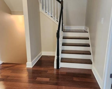805 Rosehill Drive - Photo Thumbnail 24