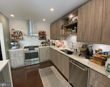 805 Rosehill Drive - Photo Thumbnail 6