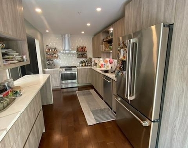 805 Rosehill Drive - Photo Thumbnail 9