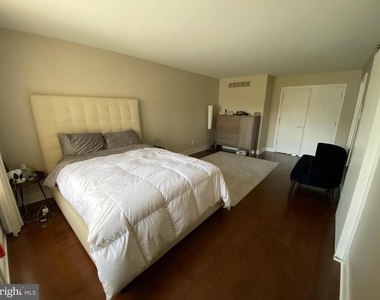 805 Rosehill Drive - Photo Thumbnail 16