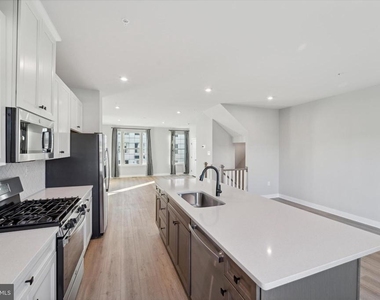 122 Arcadia Way - Photo Thumbnail 10