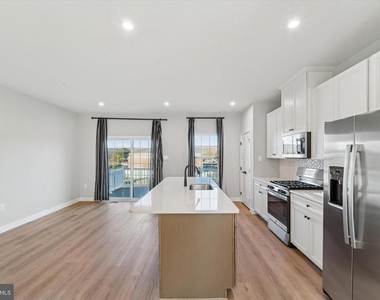 122 Arcadia Way - Photo Thumbnail 11