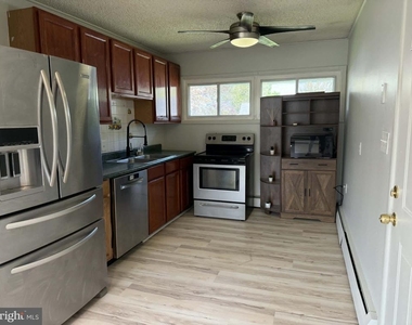5 Nickelhill Lane - Photo Thumbnail 4