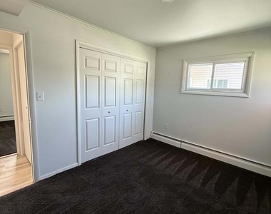 5 Nickelhill Lane - Photo Thumbnail 12