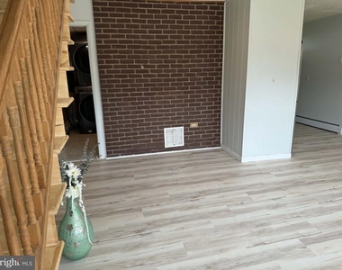 5 Nickelhill Lane - Photo Thumbnail 7